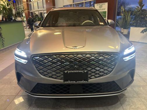 2023 Genesis Electrified GV70 Advanced AWD