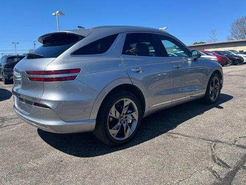 2023 Genesis Electrified GV70 Advanced AWD
