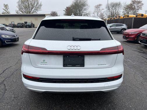 2021 Audi e-tron Premium