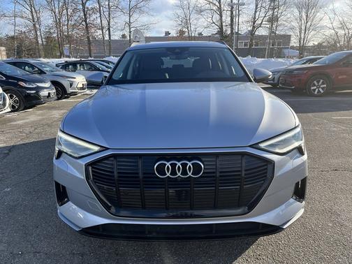 2021 Audi e-tron Premium