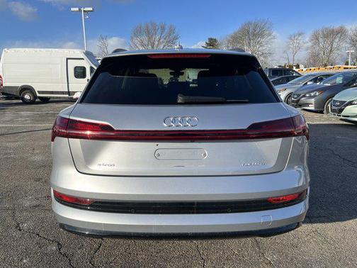 2021 Audi e-tron Premium