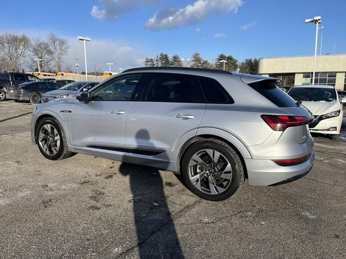 2021 Audi e-tron Premium