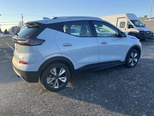 2023 Chevrolet Bolt EUV FWD LT