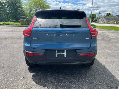 Fjord Blue Metallic 2023 Volvo XC40 Recharge Pure Electric Twin Ultimate