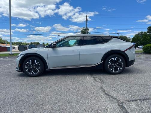 Glacier 2024 Kia EV6 Wind