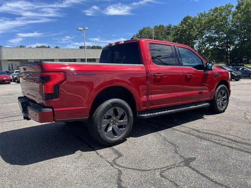 2024 Ford F-150 Lightning LARIAT
