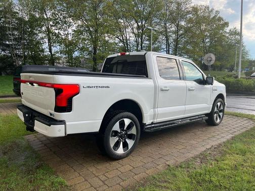 Star White Metallic Tri-Coat 2023 Ford F-150 Lightning Platinum