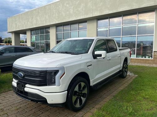 Star White Metallic Tri-Coat 2023 Ford F-150 Lightning Platinum