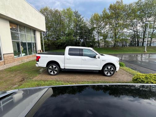 Star White Metallic Tri-Coat 2023 Ford F-150 Lightning Platinum