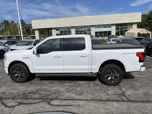 2022 Ford F-150 Lightning LARIAT