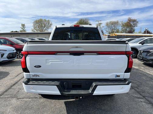 2022 Ford F-150 Lightning LARIAT