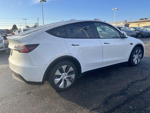 2022 Tesla Model Y Long Range Dual Motor All-Wheel Drive