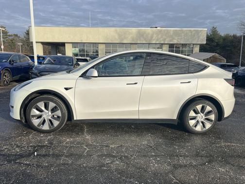 2022 Tesla Model Y Long Range Dual Motor All-Wheel Drive