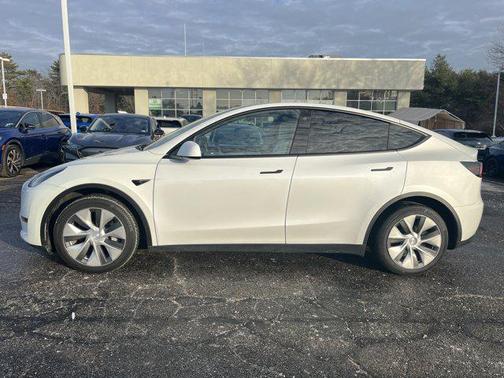 2022 Tesla Model Y Long Range Dual Motor All-Wheel Drive