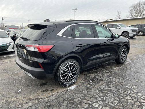 2021 Ford Escape Titanium