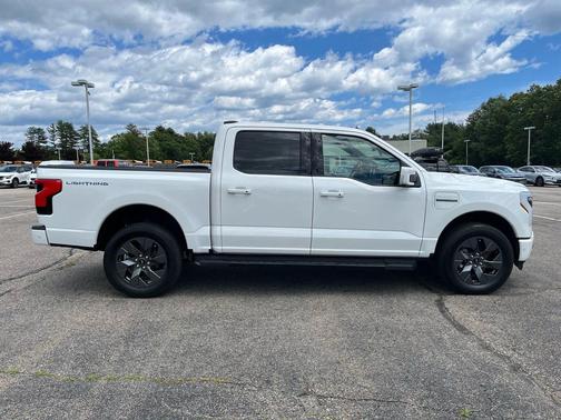 Star White Metallic Tri-Coat 2023 Ford F-150 Lightning LARIAT