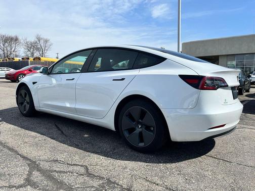 2022 Tesla Model 3 Long Range