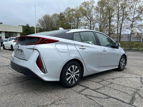 Classic Silver Metallic 2020 Toyota Prius Prime LE