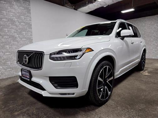 Ice White 2021 Volvo XC90 T6 Momentum