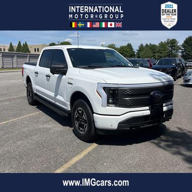 Oxford White 2023 Ford F-150 Lightning XLT