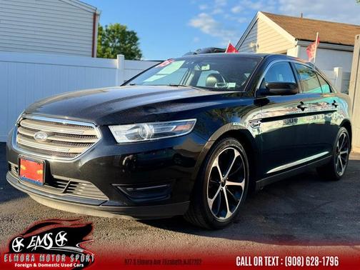 Tuxedo Black Metallic 2015 Ford Taurus SEL