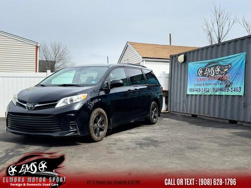 Midnight Black Metallic 2019 Toyota Sienna LE