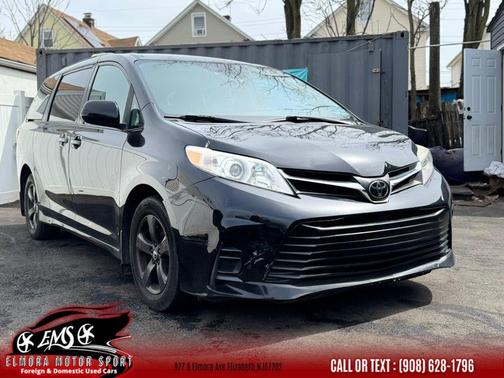 Midnight Black Metallic 2019 Toyota Sienna LE