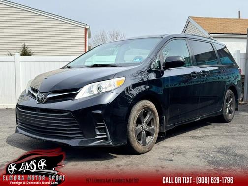 Midnight Black Metallic 2019 Toyota Sienna LE