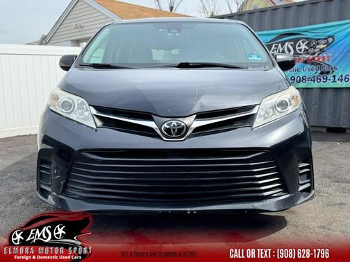 Midnight Black Metallic 2019 Toyota Sienna LE