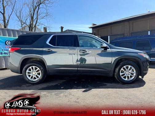 Graphite Metallic 2019 Chevrolet Traverse LT Cloth