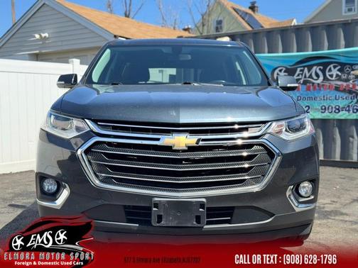 Graphite Metallic 2019 Chevrolet Traverse LT Cloth