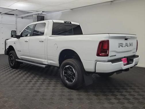 2025 RAM 2500 Laramie Crew Cab 4x4 64' Box