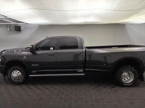 2023 RAM 3500 Big Horn Crew Cab 4x4 8 Box