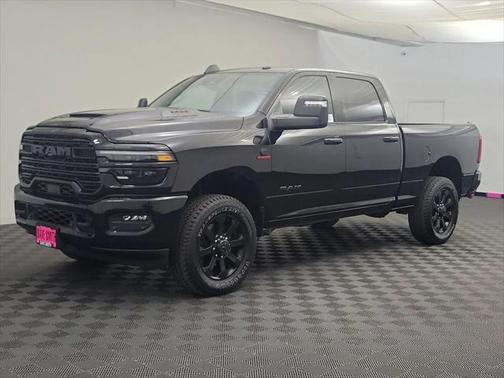 2025 RAM 3500 Laramie Crew Cab 4x4 64' Box