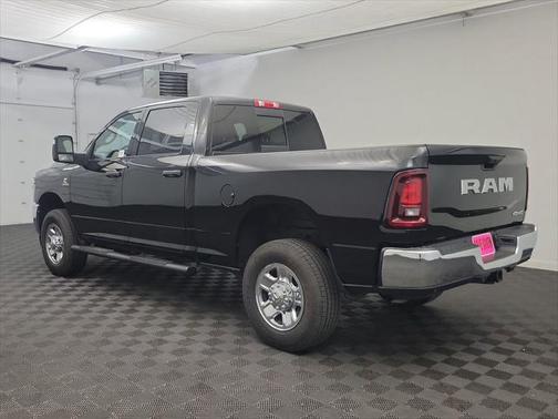 2025 RAM 2500 Tradesman Crew Cab 4x4 64' Box