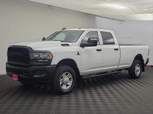 2024 RAM 3500 Tradesman Crew Cab 4x4 8 Box
