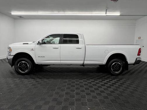 2022 RAM 3500 Laramie Crew Cab 4x4 8 Box