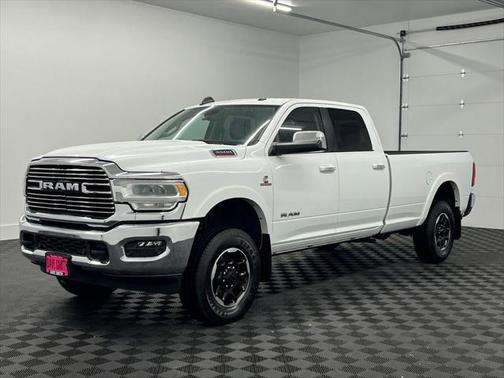 2022 RAM 3500 Laramie Crew Cab 4x4 8 Box