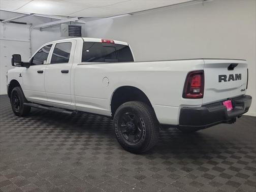 2025 RAM 3500 Tradesman Crew Cab 4x4 8 Box