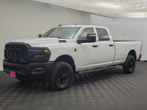 2025 RAM 3500 Tradesman Crew Cab 4x4 8 Box