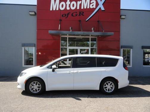White 2023 Chrysler Voyager LX