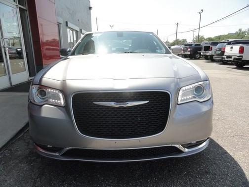 2015 Chrysler 300 Limited