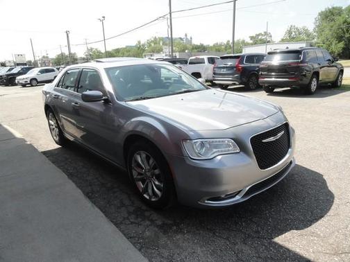 2015 Chrysler 300 Limited