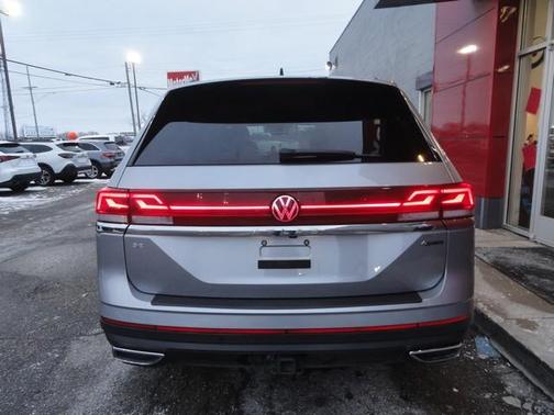 2024 Volkswagen Atlas 2.0T SE
