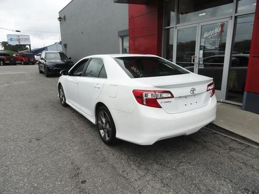 2014 Toyota Camry SE