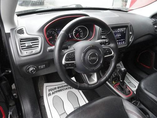 Black 2019 Jeep Compass Trailhawk