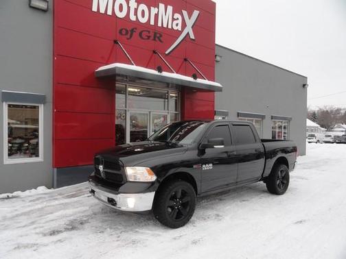 2016 RAM 1500 SLT