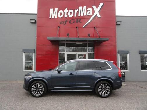 2021 Volvo XC90 T6 Momentum 7 Passenger