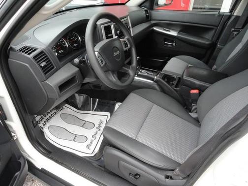 2009 Jeep Grand Cherokee Laredo