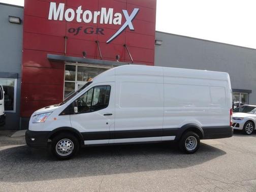 White 2022 Ford Transit-350